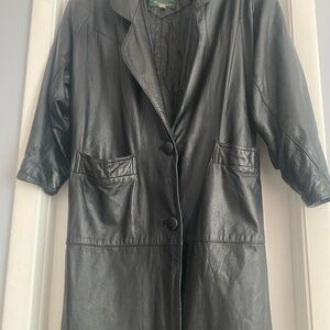 Elegant Mid-Length Leather Trench Coat with Button Front